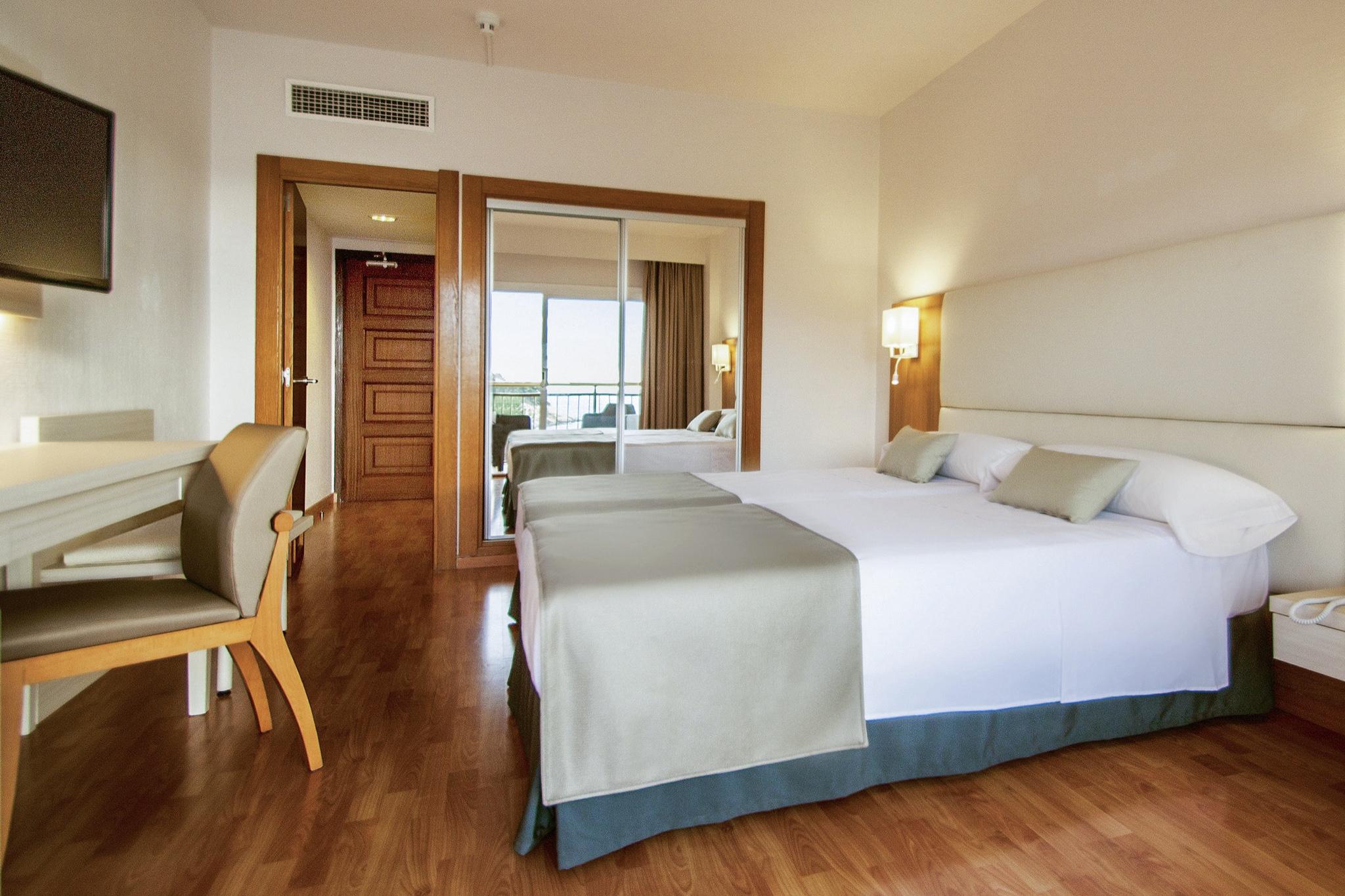 Отель Globales Cala Vinas Adults Only 16+ Экстерьер фото
